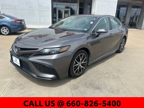 Used 2023 Toyota Camry SE FWD image 2