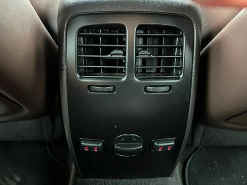 Used 2012 Lincoln MKS AWD image 19
