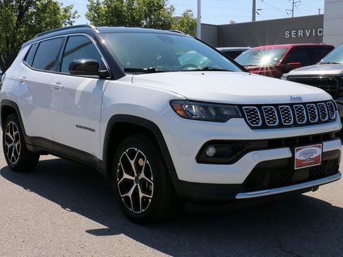 Used 2025 Jeep Compass Limited AWD/4WD image 4
