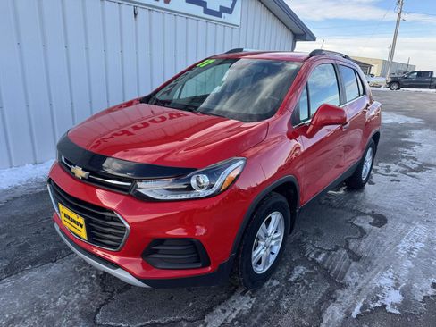 Used 2017 Chevrolet Trax LT w/ LT Convenience Package image 7