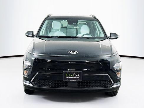 Used 2024 Hyundai Kona SEL FWD image 2
