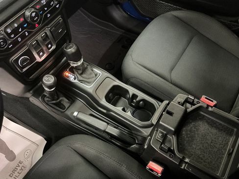 Used 2023 Jeep Wrangler Sport AWD/4WD image 15