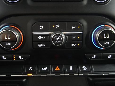 Used 2019 Chevrolet Silverado 1500 LT Trail Boss w/ Convenience Package AWD/4WD image 20