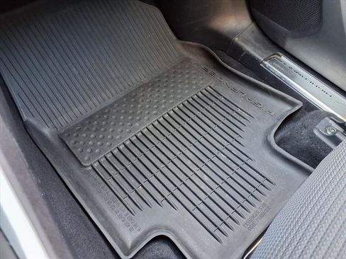 Used 2022 Toyota Highlander L image 27