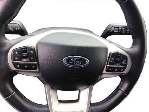 Used 2022 Ford Explorer Limited w/ Equipment Group 301A AWD/4WD image 17