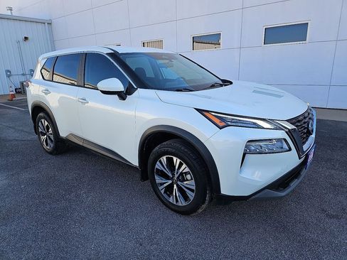 Used 2023 Nissan Rogue SV image 10