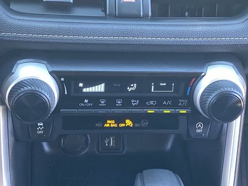 Certified 2025 Toyota RAV4 LE AWD/4WD image 18