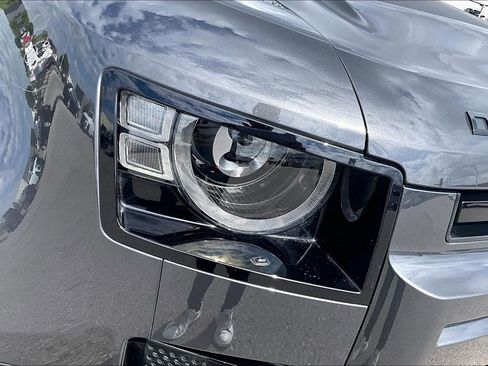 Used 2023 Land Rover Defender 110 V8 image 30