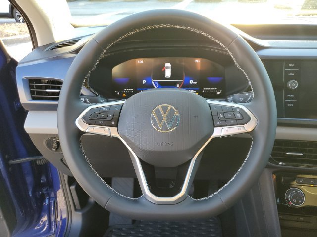 Certified 2023 Volkswagen Taos SE w/ Panoramic Sunroof Package FWD image 32