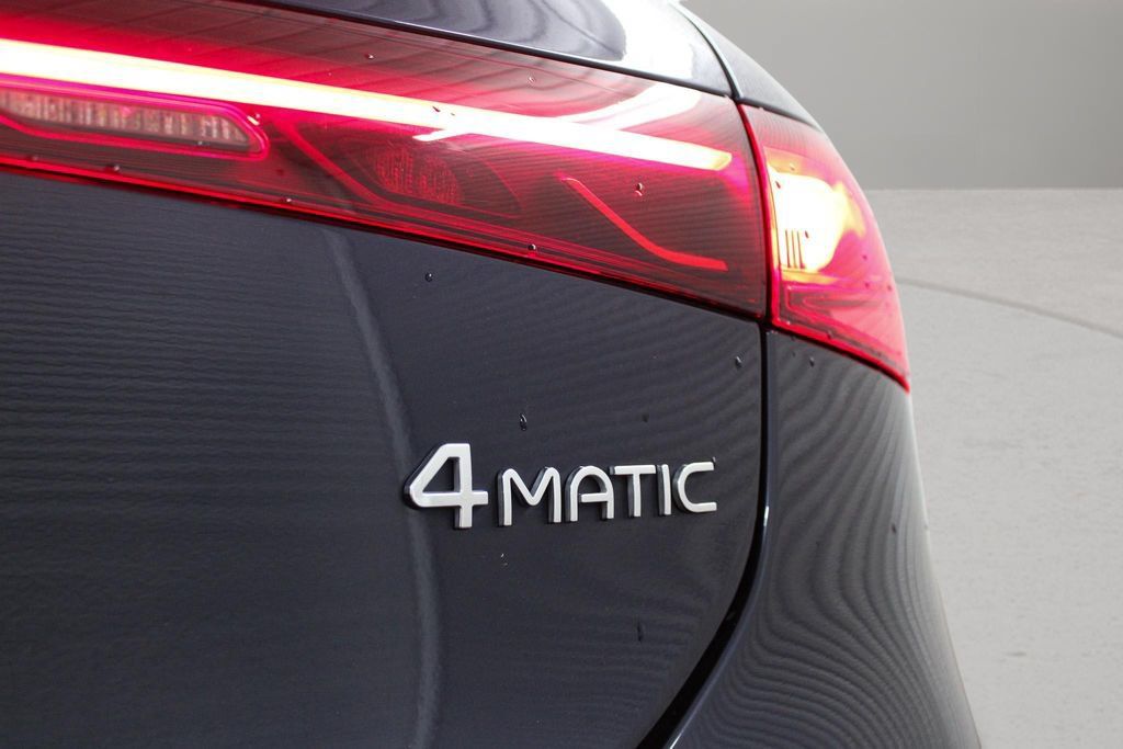 Used 2023 Mercedes-Benz EQS 580 4MATIC Sedan image 32