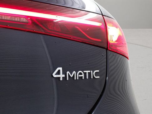 Used 2023 Mercedes-Benz EQS 580 4MATIC Sedan image 32