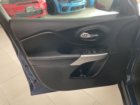 Used 2018 Jeep Cherokee Latitude Plus image 15