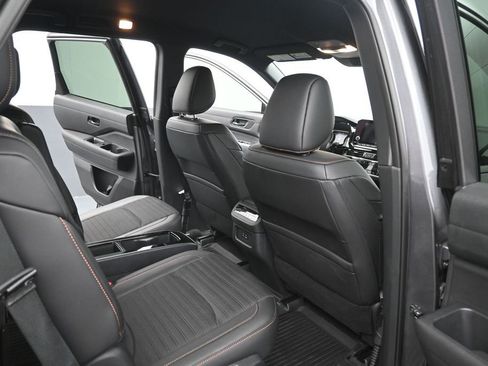 Used 2025 Nissan Pathfinder Rock Creek AWD/4WD image 10