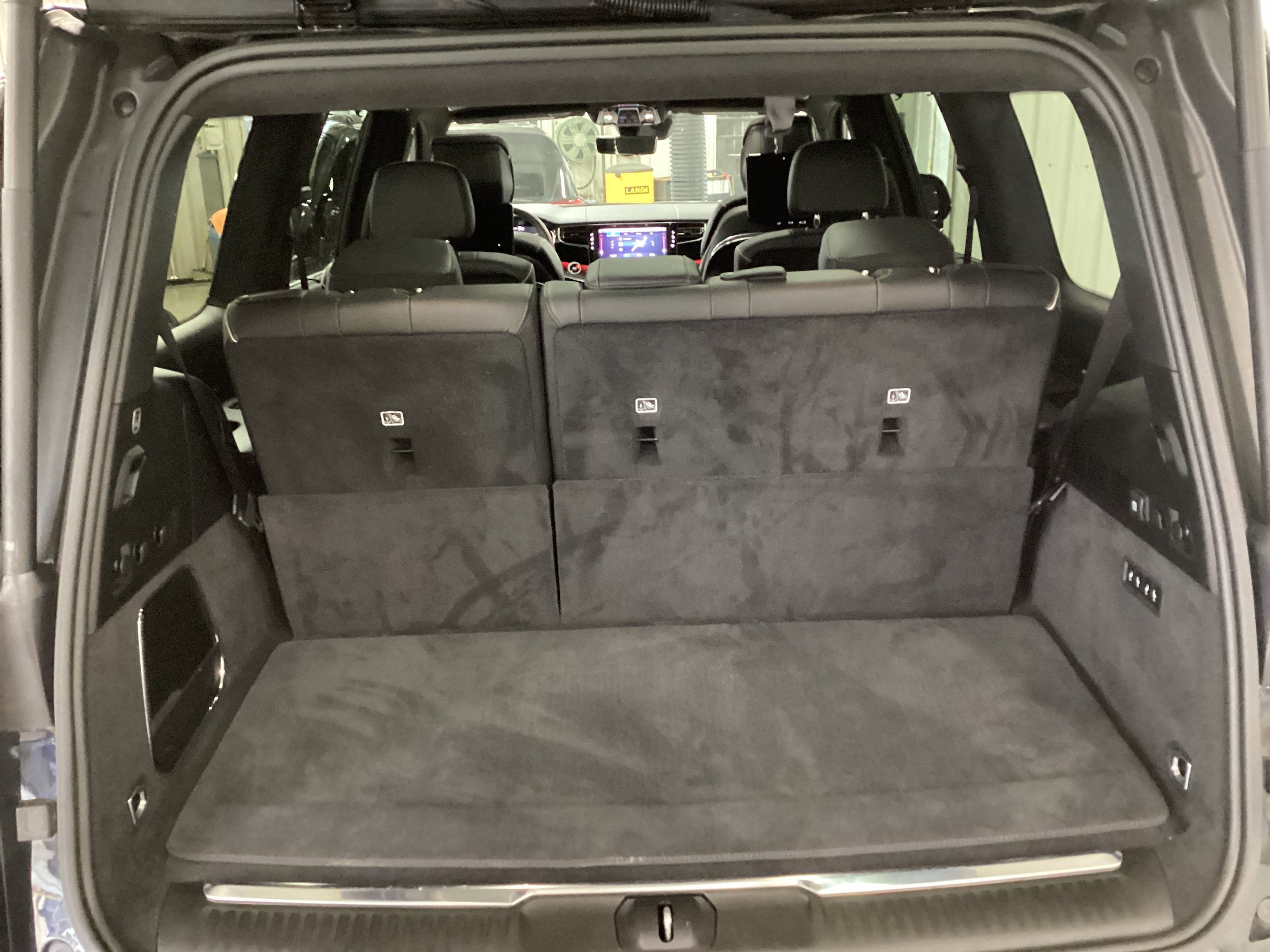 Used 2025 Jeep Grand Wagoneer Series III w/ Rear Seat Video Group 1 AWD/4WD image 5