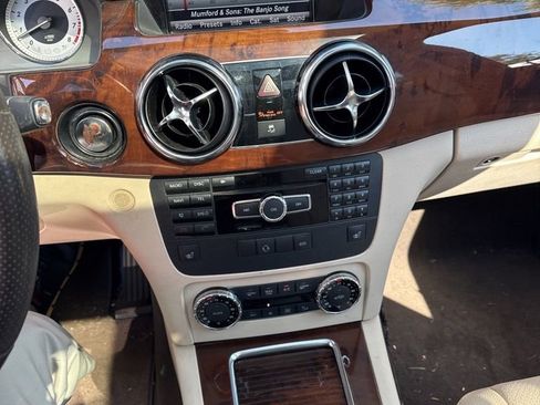 Used 2013 Mercedes-Benz GLK 350 2WD image 4