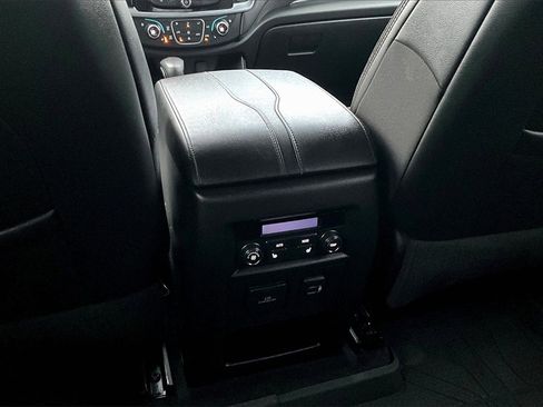 Used 2023 Chevrolet Traverse High Country image 34