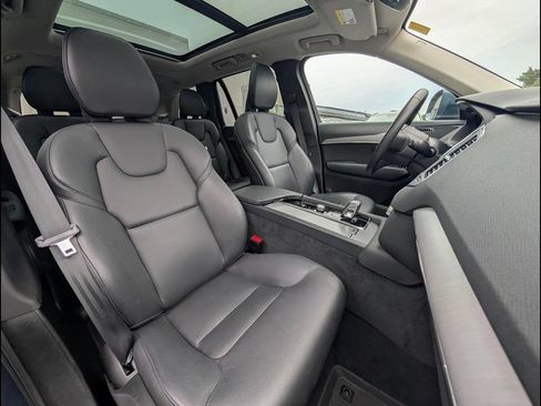 Certified 2025 Volvo XC90 B5 Core w/ Protection Package Premier AWD/4WD image 20