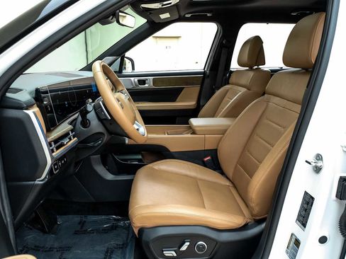 Used 2024 Hyundai Santa Fe Limited image 4