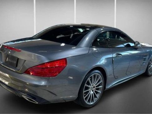 Used 2018 Mercedes-Benz SL 550 image 4
