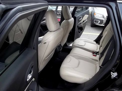 Used 2016 Jeep Cherokee Limited w/ Trailer Tow Group image 8