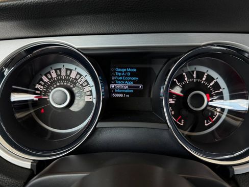 Used 2013 Ford Mustang GT Premium w/ Brembo Brake Pkg RWD image 22