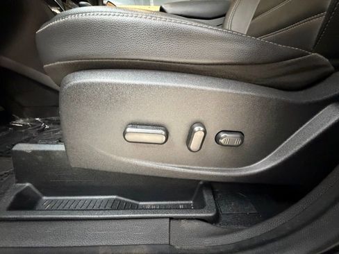 Used 2018 Ford Escape Titanium w/ Ford Safe & Smart Package AWD/4WD image 26