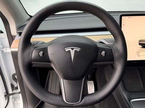 Used 2022 Tesla Model Y Performance image 33