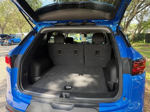 Used 2025 Chevrolet Blazer LT FWD image 24