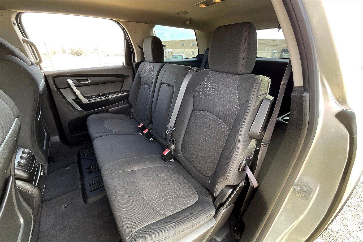 Used 2012 GMC Acadia SL w/ Preferred Package FWD image 17