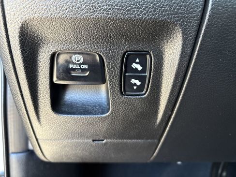 Used 2019 RAM 1500 Laramie image 14