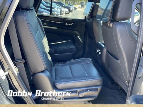 Used 2021 GMC Yukon Denali w/ Denali Premium Package image 11