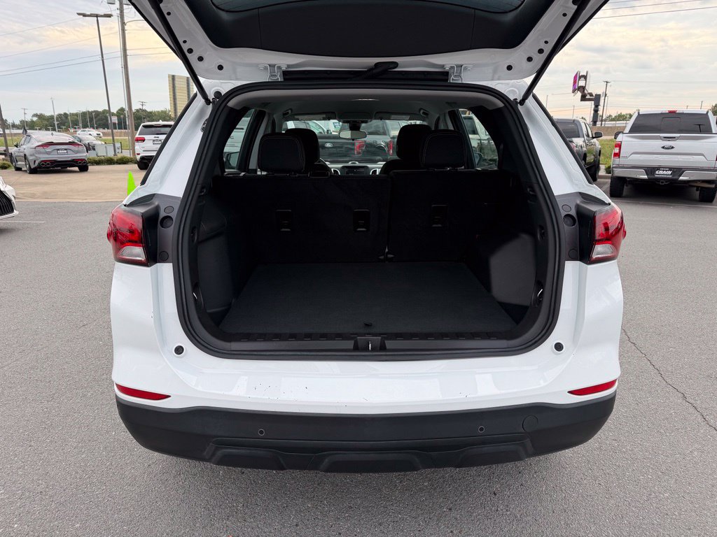 Used 2024 Chevrolet Equinox LS w/ Driver Confidence II Package FWD image 9