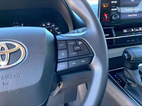 Used 2024 Toyota Sienna LE image 24