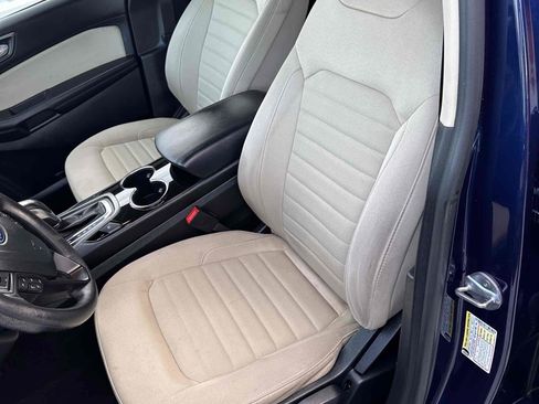 Used 2016 Ford Edge SE image 11