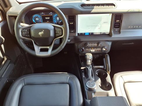 New 2025 Ford Bronco Badlands image 11