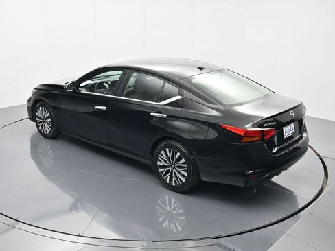 Used 2024 Nissan Altima 2.5 SV FWD image 33