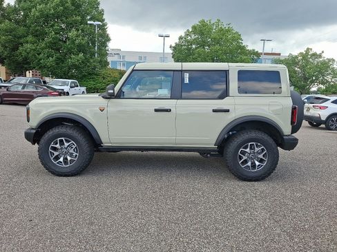 New 2025 Ford Bronco Badlands AWD/4WD image 11
