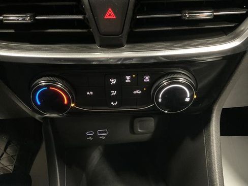 Used 2025 Buick Encore GX Sport Touring image 20