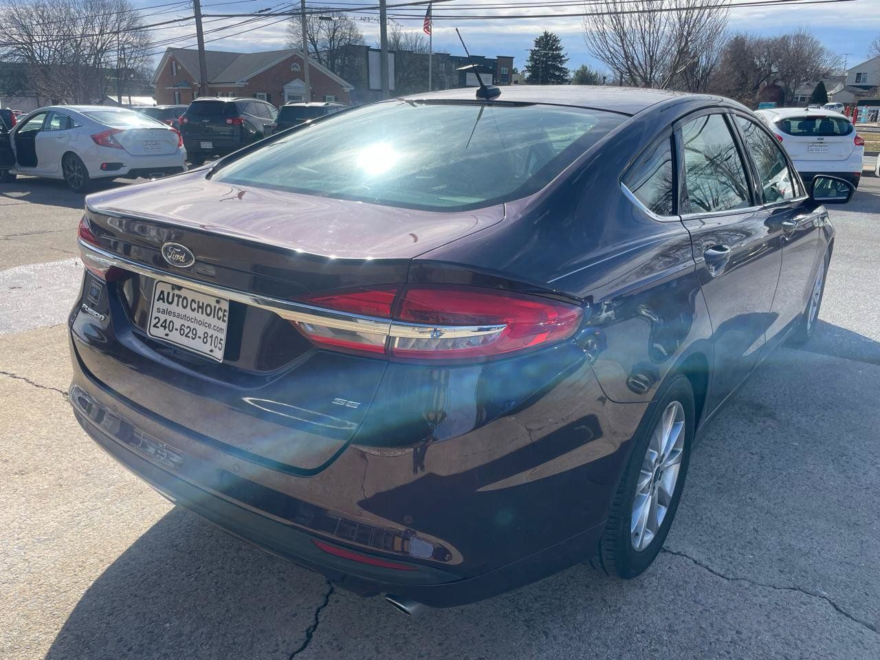 Used 2017 Ford Fusion SE w/ Fusion SE Technology Package FWD image 14
