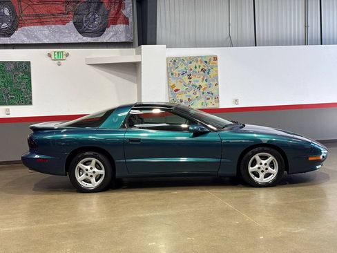 Used 1997 Pontiac Firebird Formula w/ Opt Pkg RWD image 3