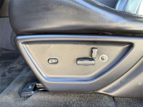 Used 2006 GMC Envoy XL Denali image 16