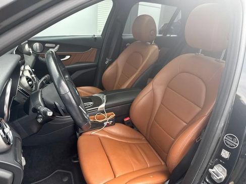 Used 2020 Mercedes-Benz GLC 300 4MATIC image 11