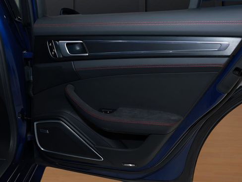 Used 2021 Porsche Panamera GTS w/ Premium Package image 20