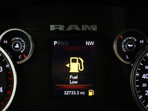 Used 2024 RAM 3500 SLT w/ Quick Order Package 2YG SLT AWD/4WD image 10