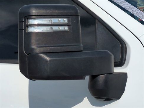 Used 2022 Chevrolet Silverado 2500 Custom w/ Custom Value Package image 12