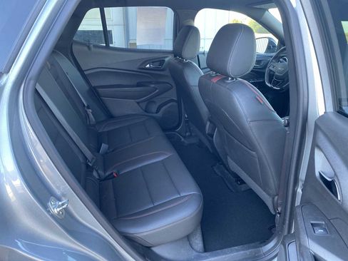 Used 2024 Chevrolet Trax RS w/ Sunroof Package image 25