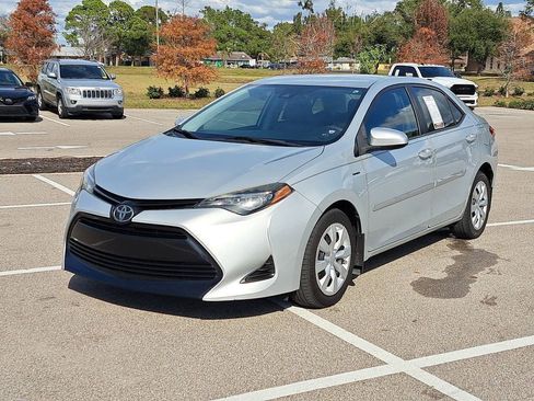 Used 2019 Toyota Corolla LE image 28