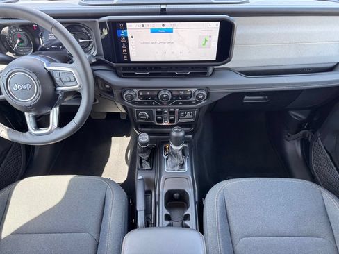 Certified 2025 Jeep Wrangler Unlimited Sahara AWD/4WD image 11