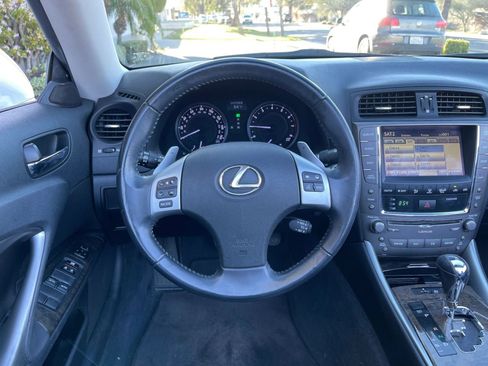 Used 2011 Lexus IS 250C image 11
