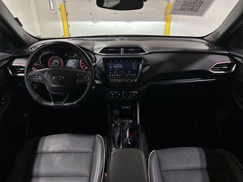 Used 2021 Chevrolet TrailBlazer RS w/ Sun and Liftgate Package AWD/4WD image 10
